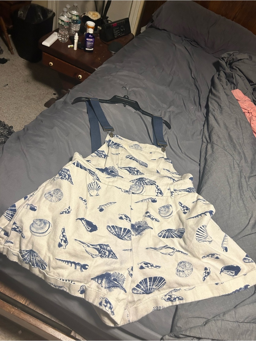 Women’s Cream Shell-Print Overall Shorts - Picture 4 of 8